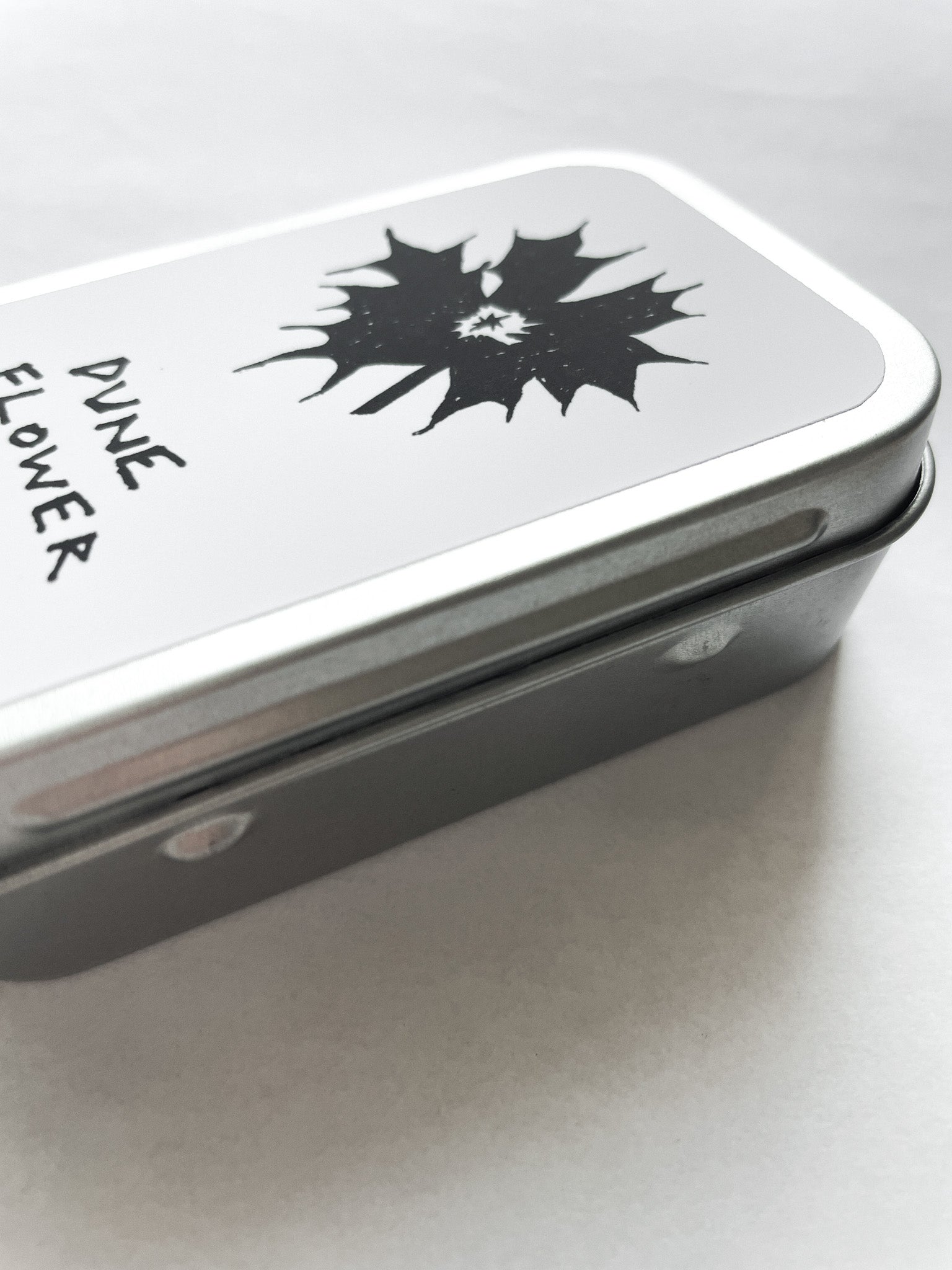 Dune Flower Tin